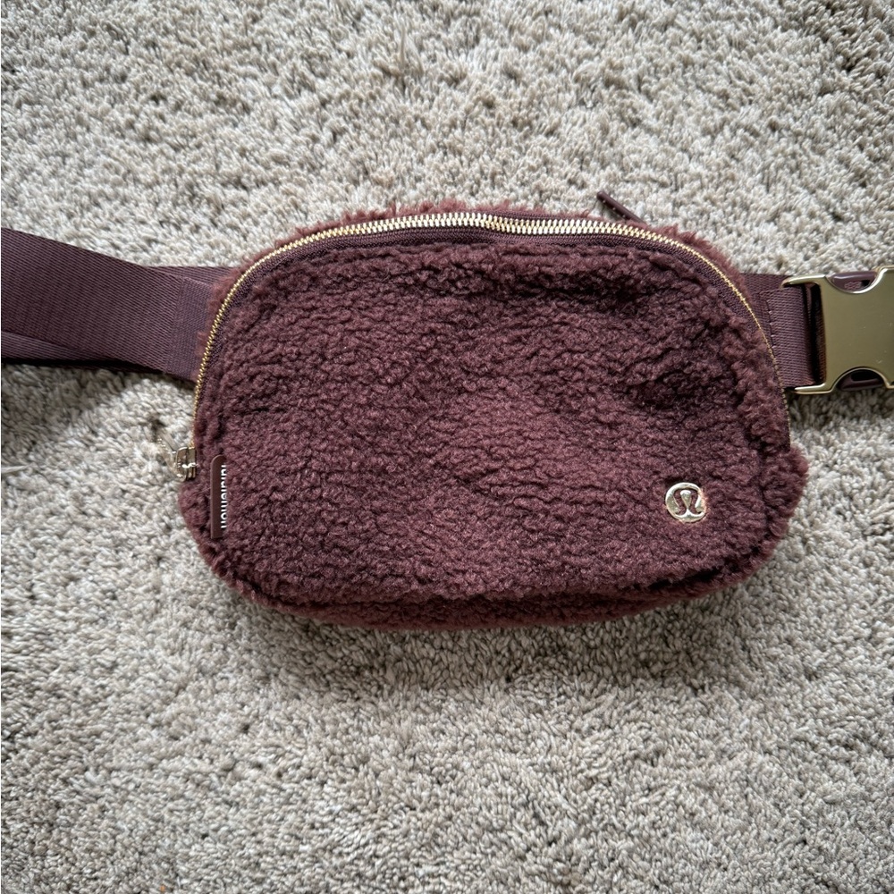 Lululemon Athletica Brown Sherpa Belt Bag - Picture 3 of 7